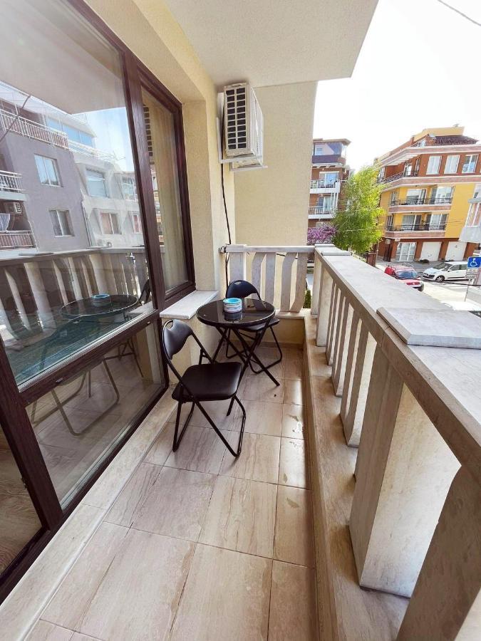 Lovely Studio Apartment On The Beach Burgas Esterno foto