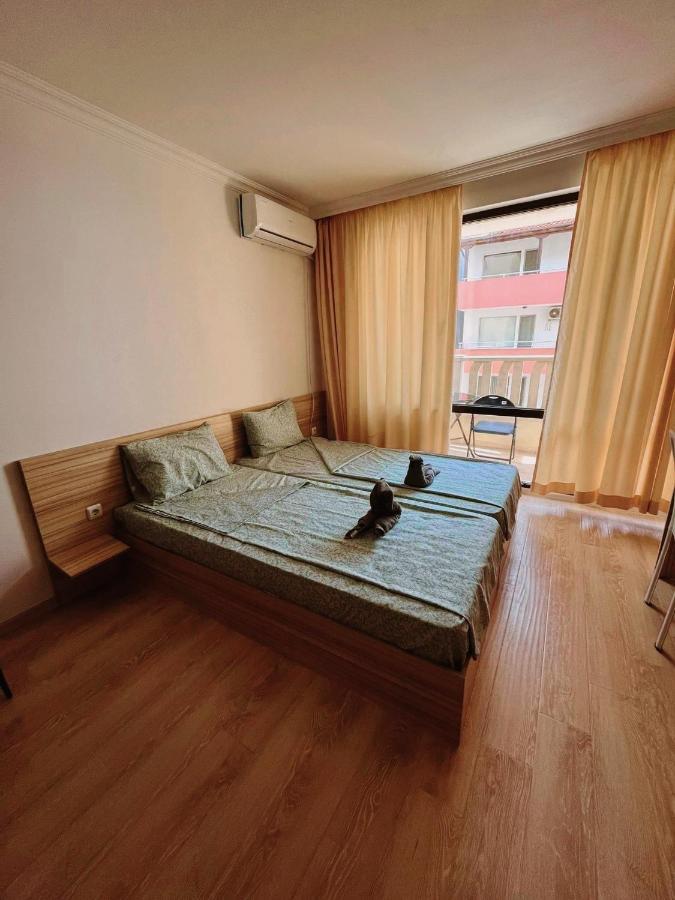 Lovely Studio Apartment On The Beach Burgas Esterno foto