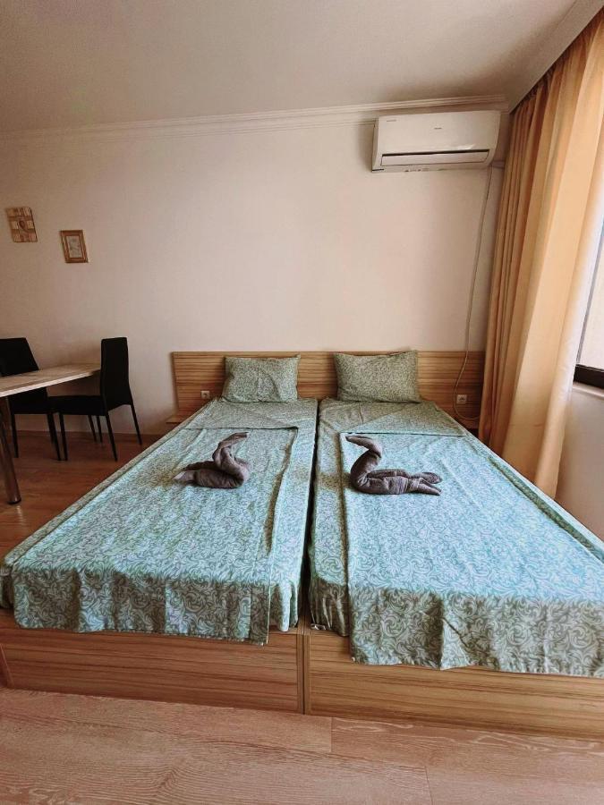Lovely Studio Apartment On The Beach Burgas Esterno foto